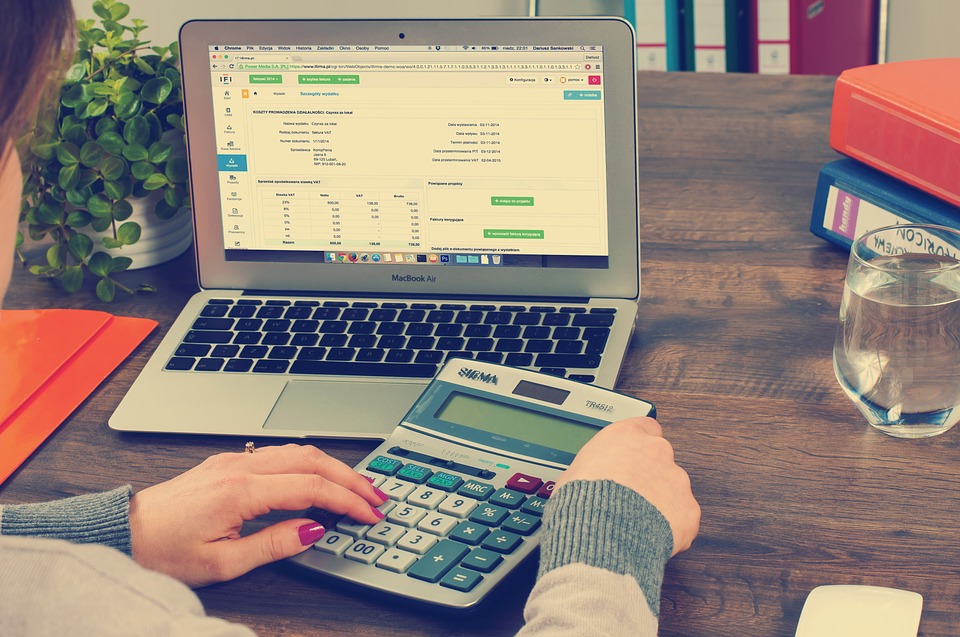 what does a bookkeeper do